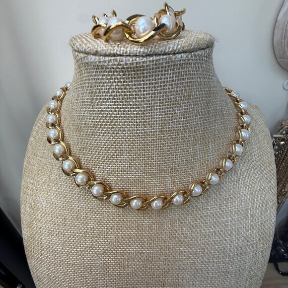 Gold Tone Faux Pearl Necklace & Bracelet Set - Elegant Jewelry Gift 18" Necklace - Picture 14 of 14